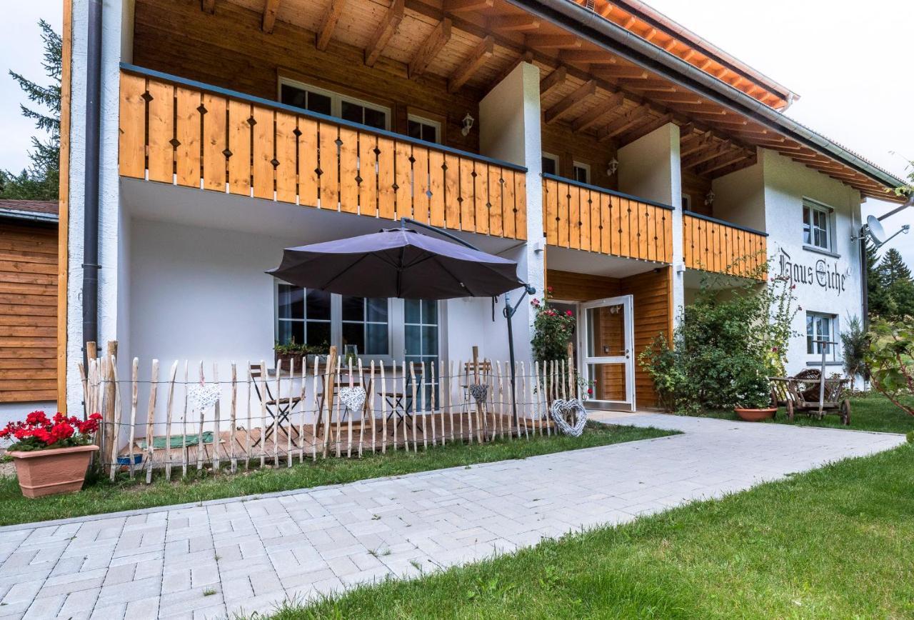 Hotel & Restaurant Gruener Baum - Die Gruene Oase Am Feldberg Feldberg  Exterior photo